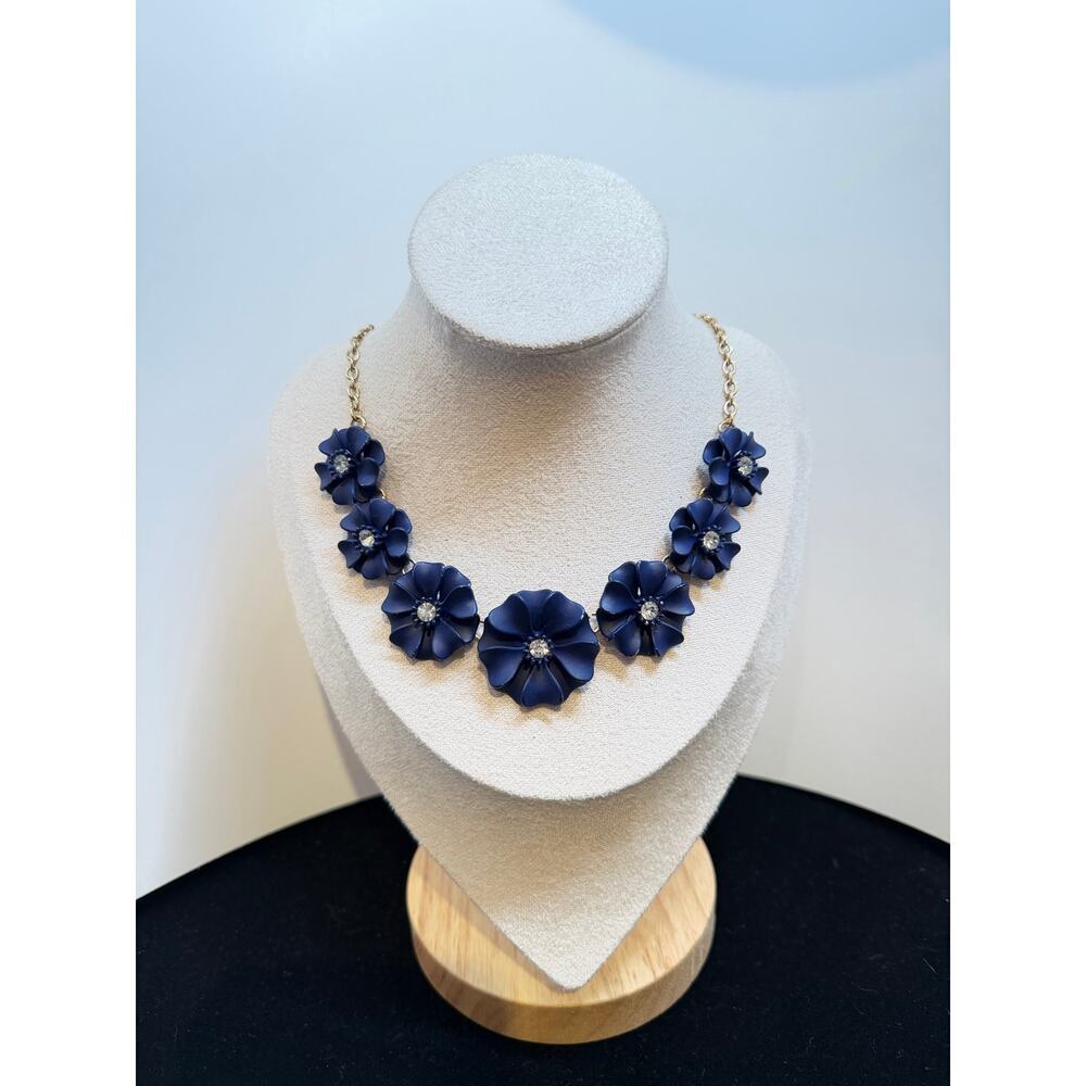 Navy Floral Statement Necklace – Goldtone Chain